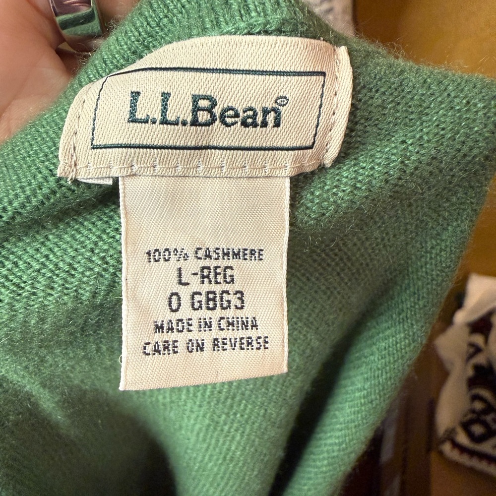 L.L. Bean Green and Navy Argyle V-Neck Sweater Vest - Picture 4 of 4